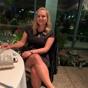 Meet your Posher, Carrie